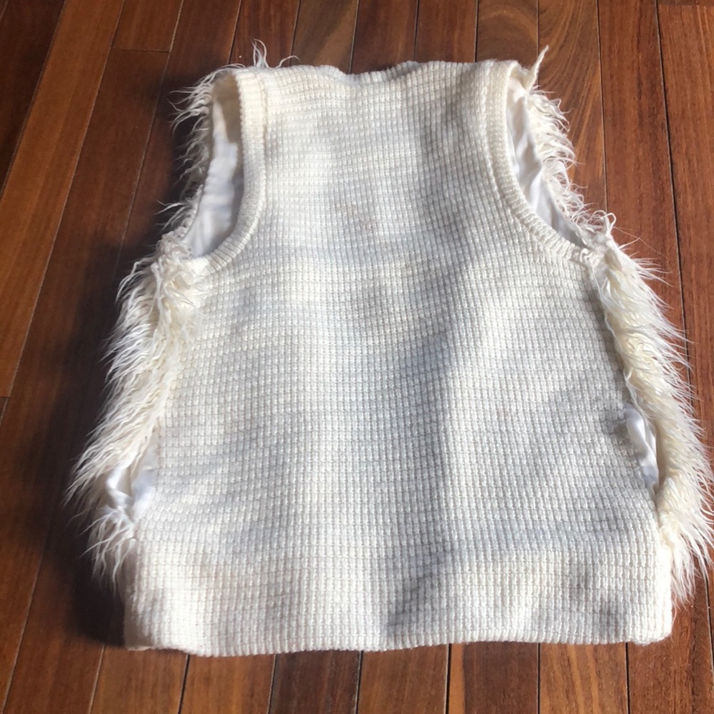 Faux Fur Vest - Picture 4 of 7